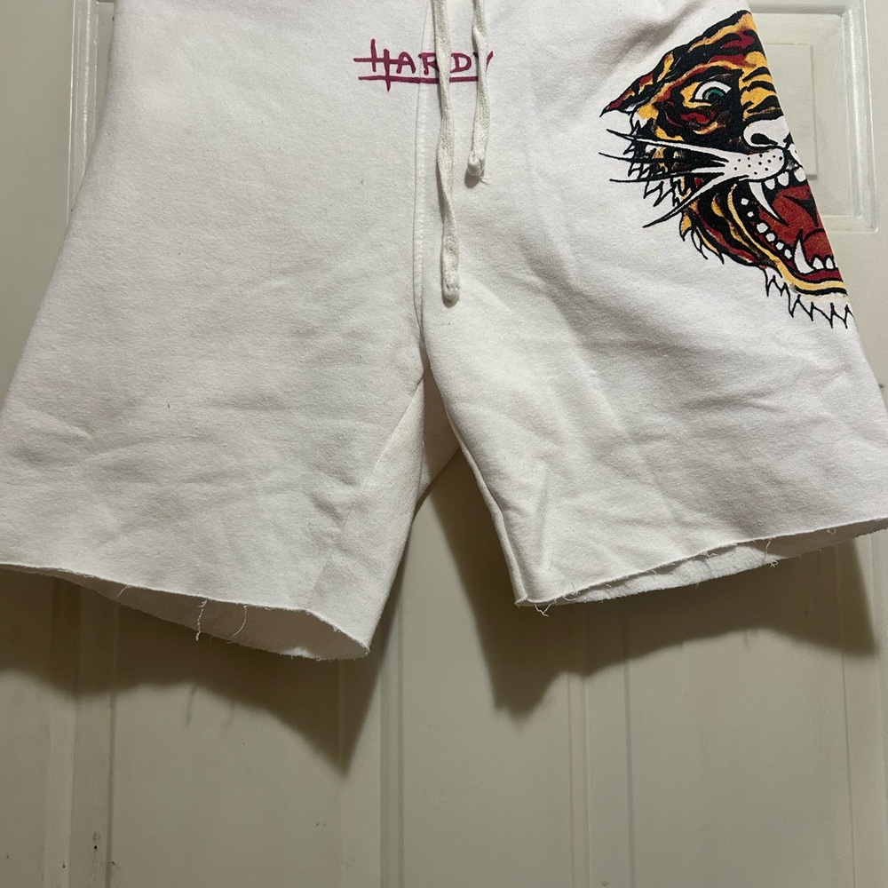 Y2K Ed Hardy White Sweatpant Shorts with Tiger Graphic M - Picture 3 of 6